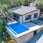 Vila Firnaz 1 Bedroom Seaview With Private Pool Kalkan